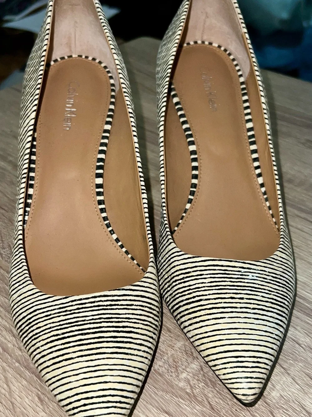 Calvin Klein Gayle Pumps Black White Striped Linear Viper Heels Size 8.5 - Picture 1 of 4